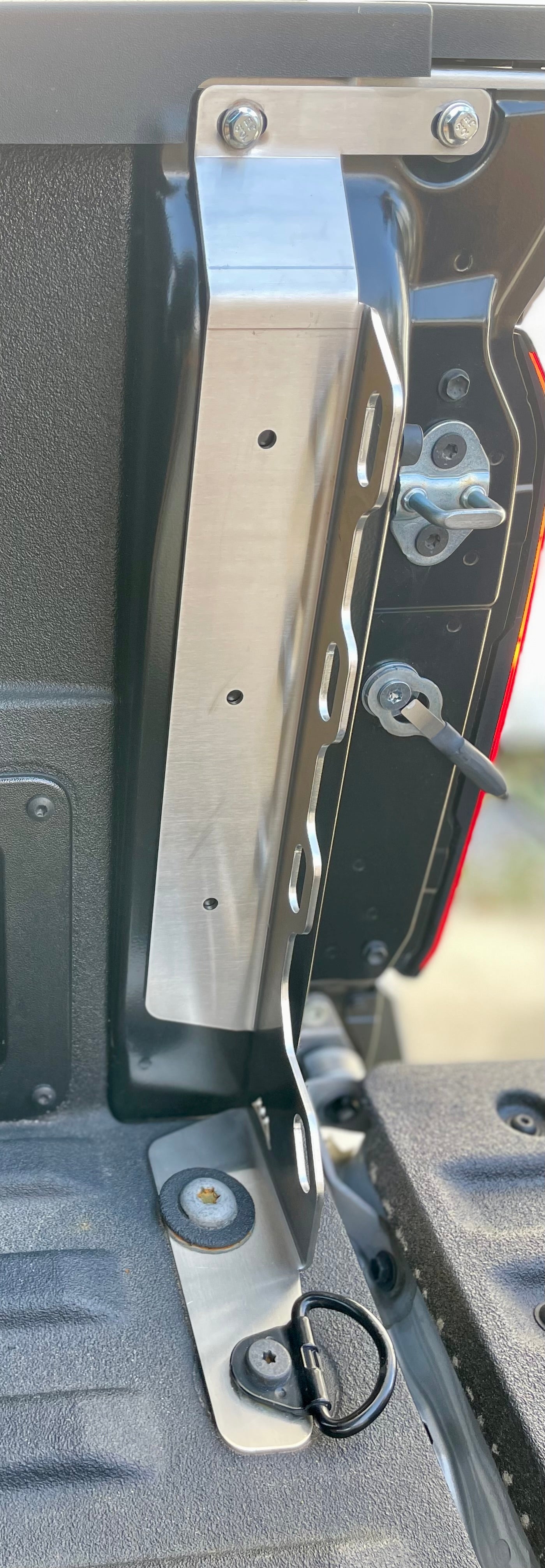 No-Drill Lightweight Steel Tailgate Extender Mounting Kit For 1984-2024 Trucks - Adjustable, Powder-Coated